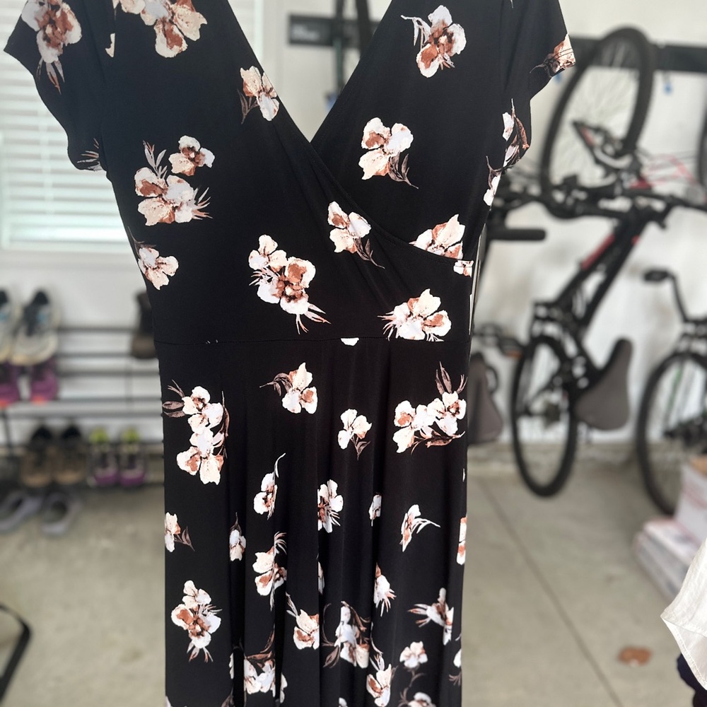 Kaileigh Black Floral Maxi Dress